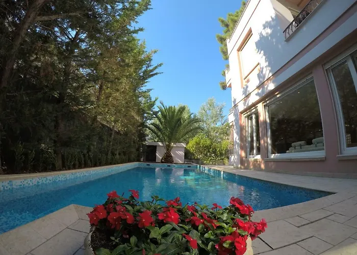 Villa Lidson Golem (Tirana)