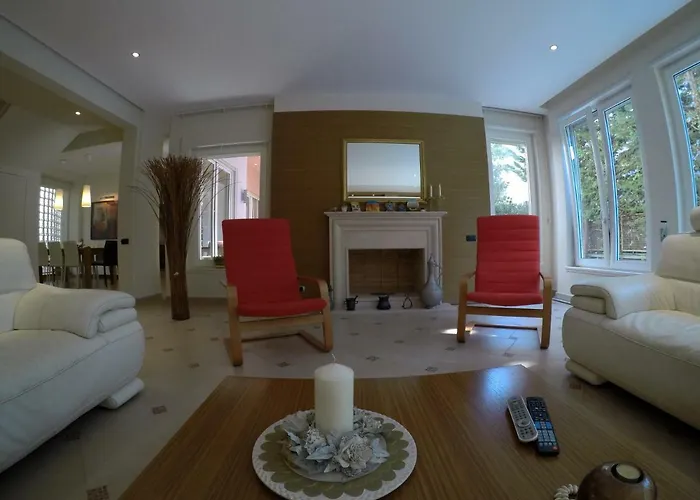 Lidson Golem (Tirana)