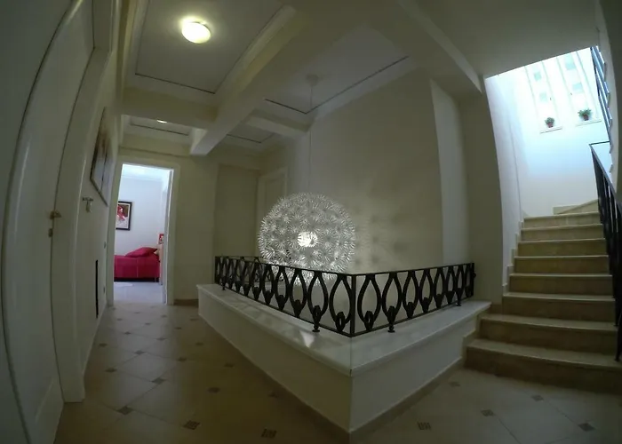 Lidson Golem (Tirana)