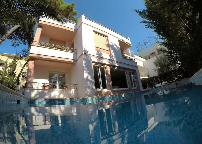 Lidson Golem (Tirana)