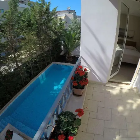 Lidson Вилла Голем